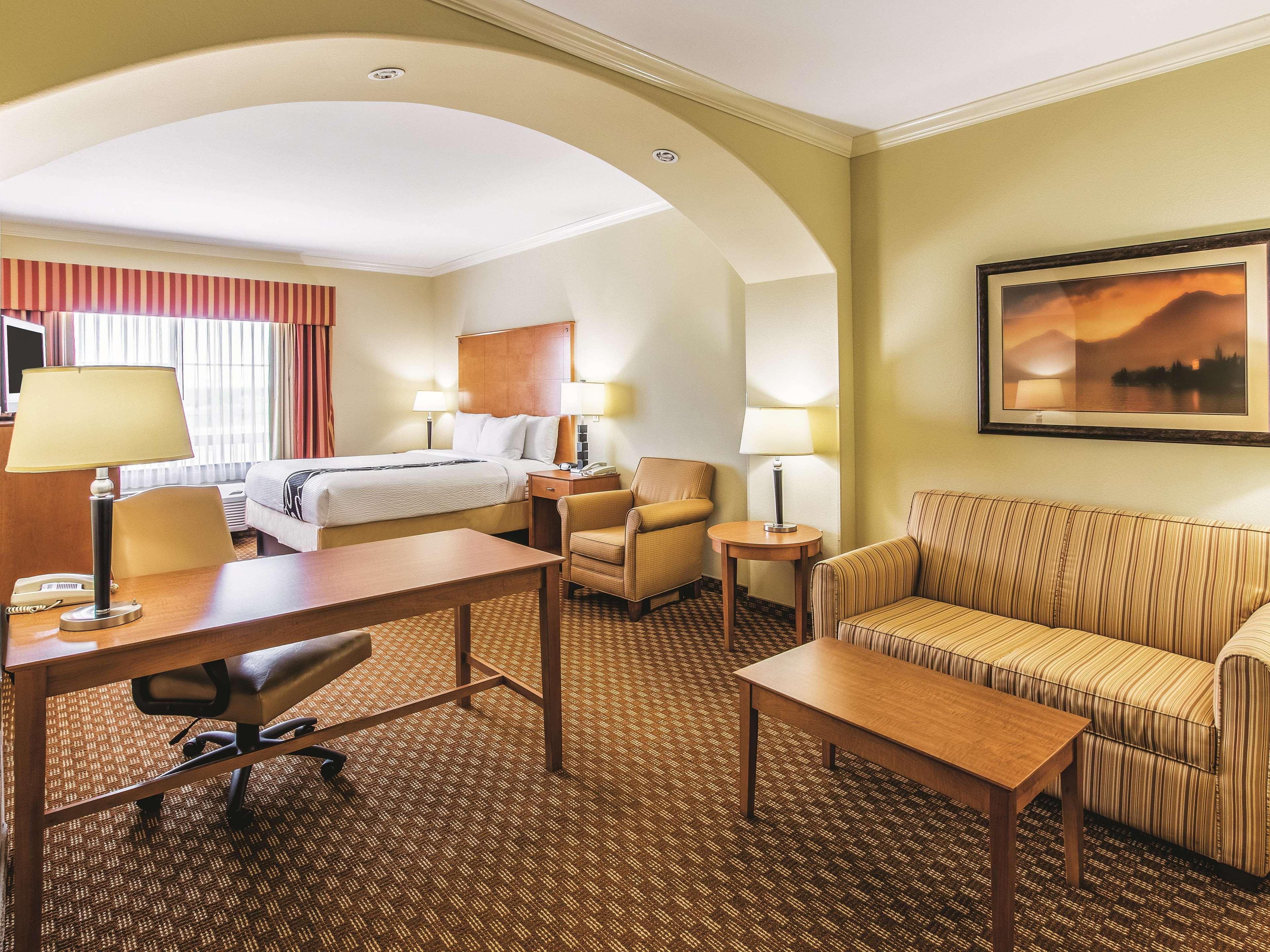 La Quinta By Wyndham Bridgeport Hotel Buitenkant foto