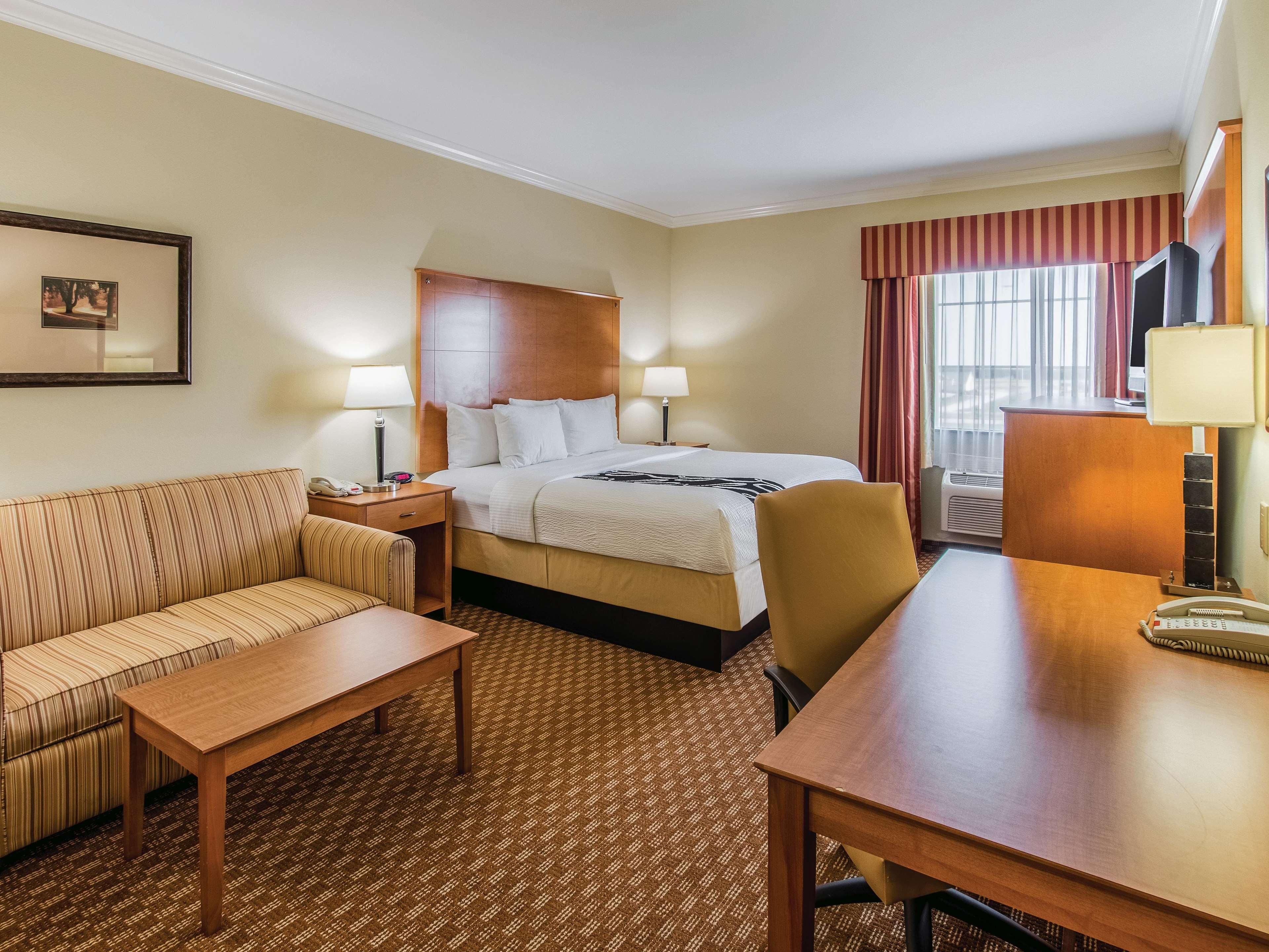 La Quinta By Wyndham Bridgeport Hotel Buitenkant foto