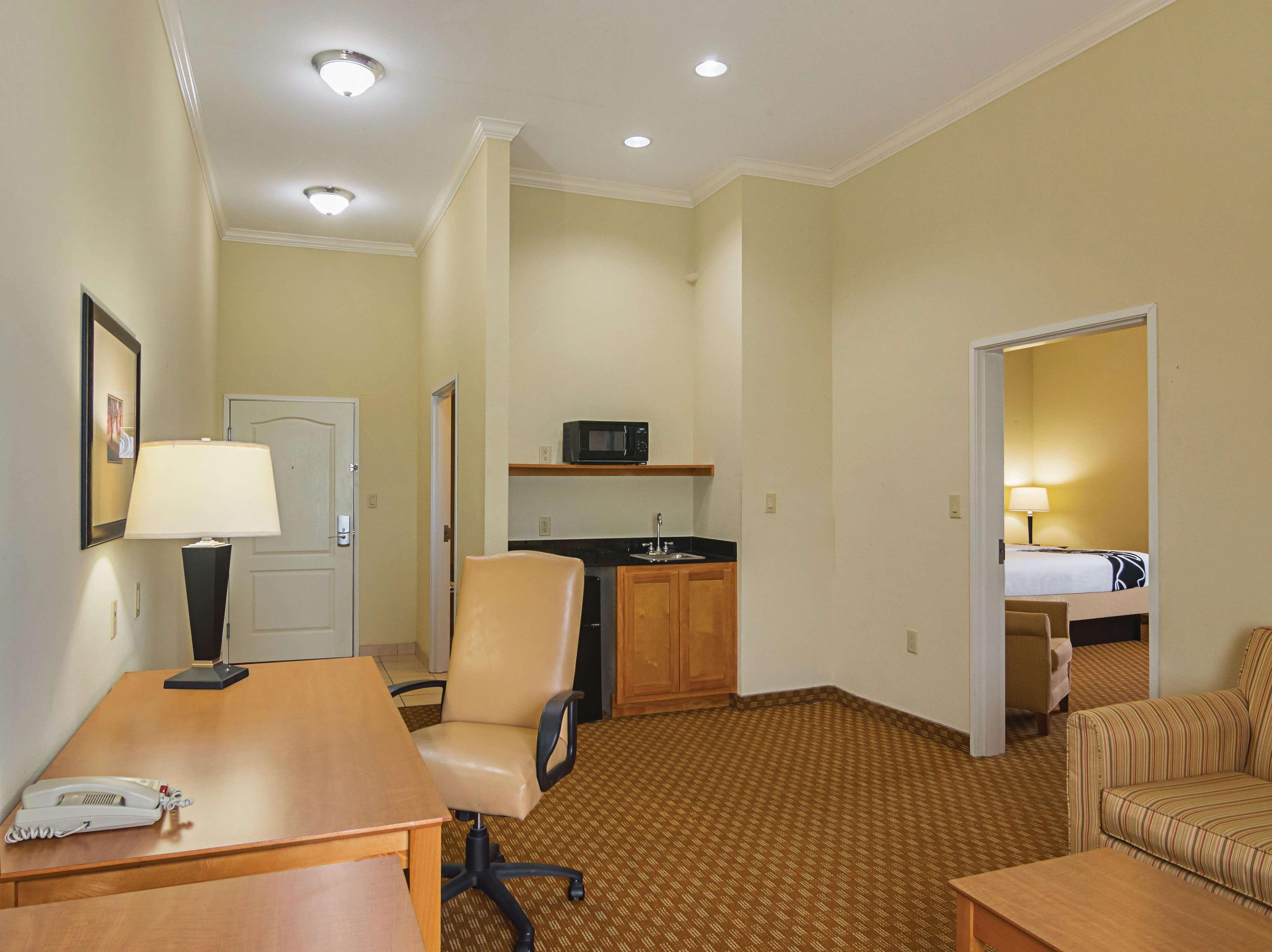 La Quinta By Wyndham Bridgeport Hotel Buitenkant foto