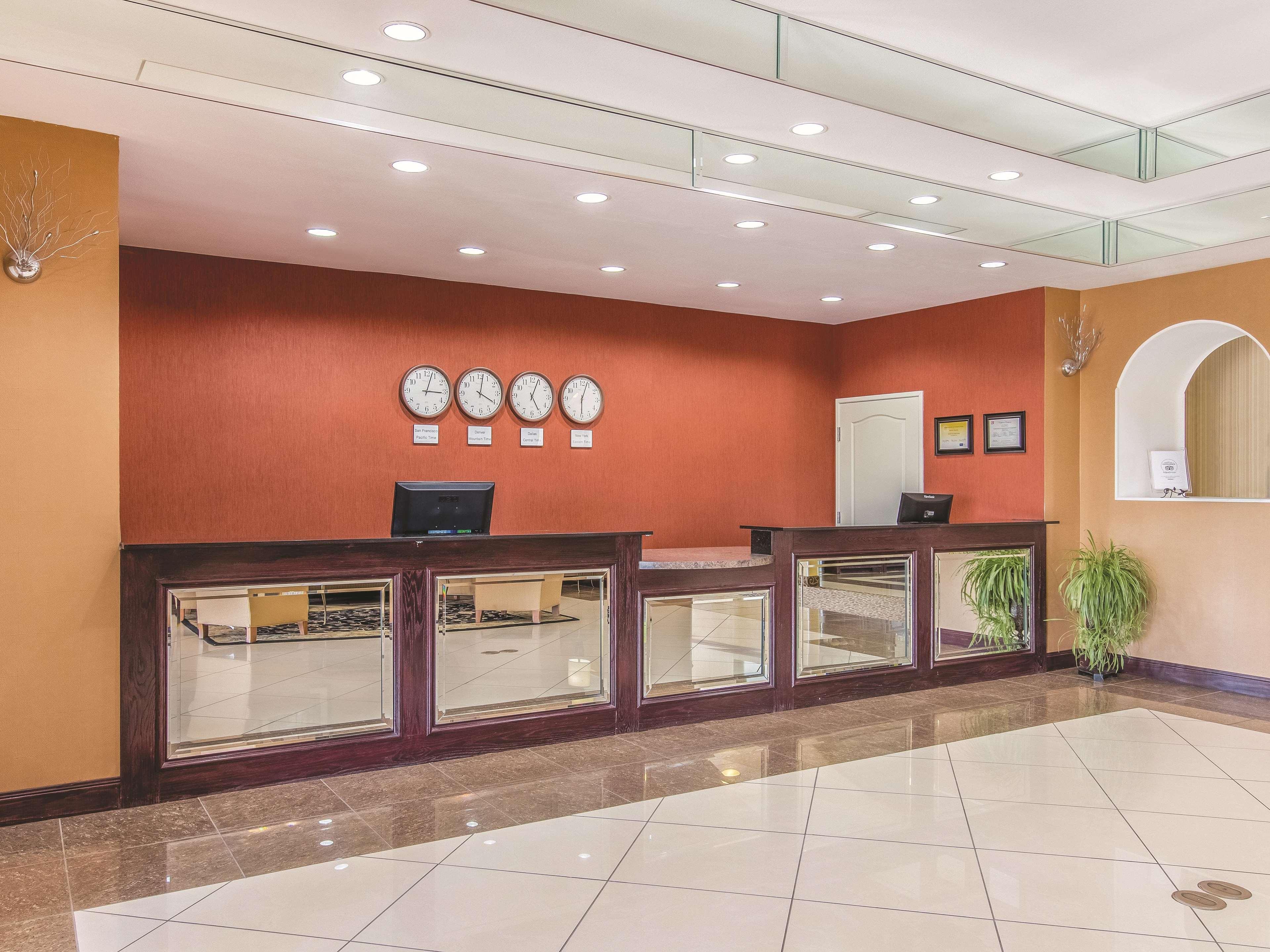 La Quinta By Wyndham Bridgeport Hotel Buitenkant foto