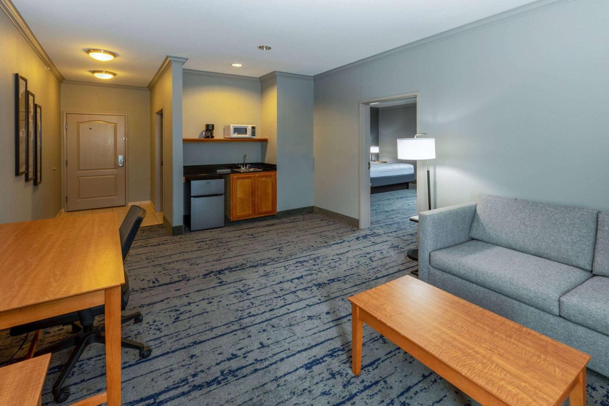 La Quinta By Wyndham Bridgeport Hotel Buitenkant foto